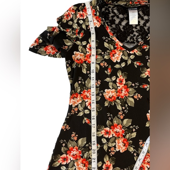 🎉 Host Pick 🎉 Joe Boxer Black Floral Blouse - Picture 6 of 7